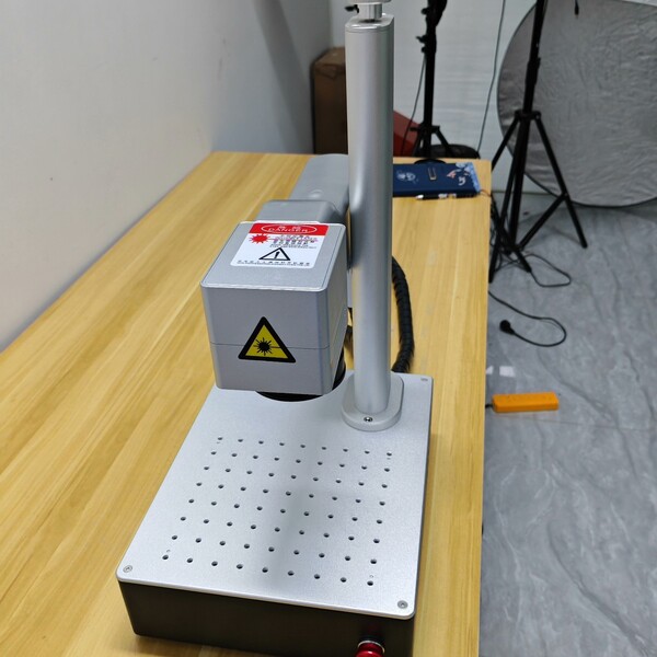 Faserlaser-Markiermaschine Hoc – Industrial Laser Engraving Machine For Metal Bewertung und Preis