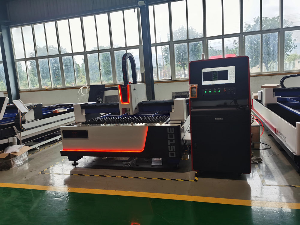 3015 3000W Faserlaser-Schneide – Industrial Laser Cutting Machine Price Bewertung und Preis