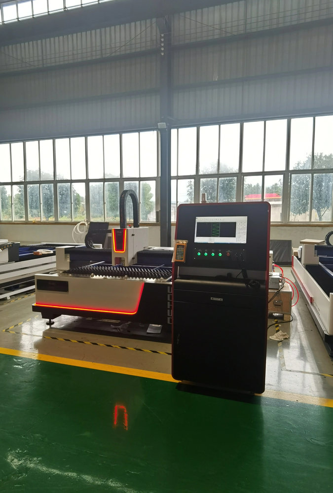 3015 3000W Faserlaser-Schneide – Industrial Laser Cutting Machine Price Bewertung und Preis